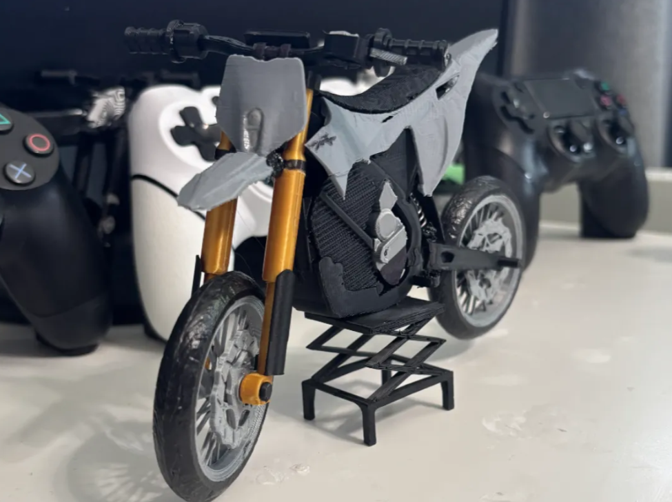 Stark Varg Supermoto